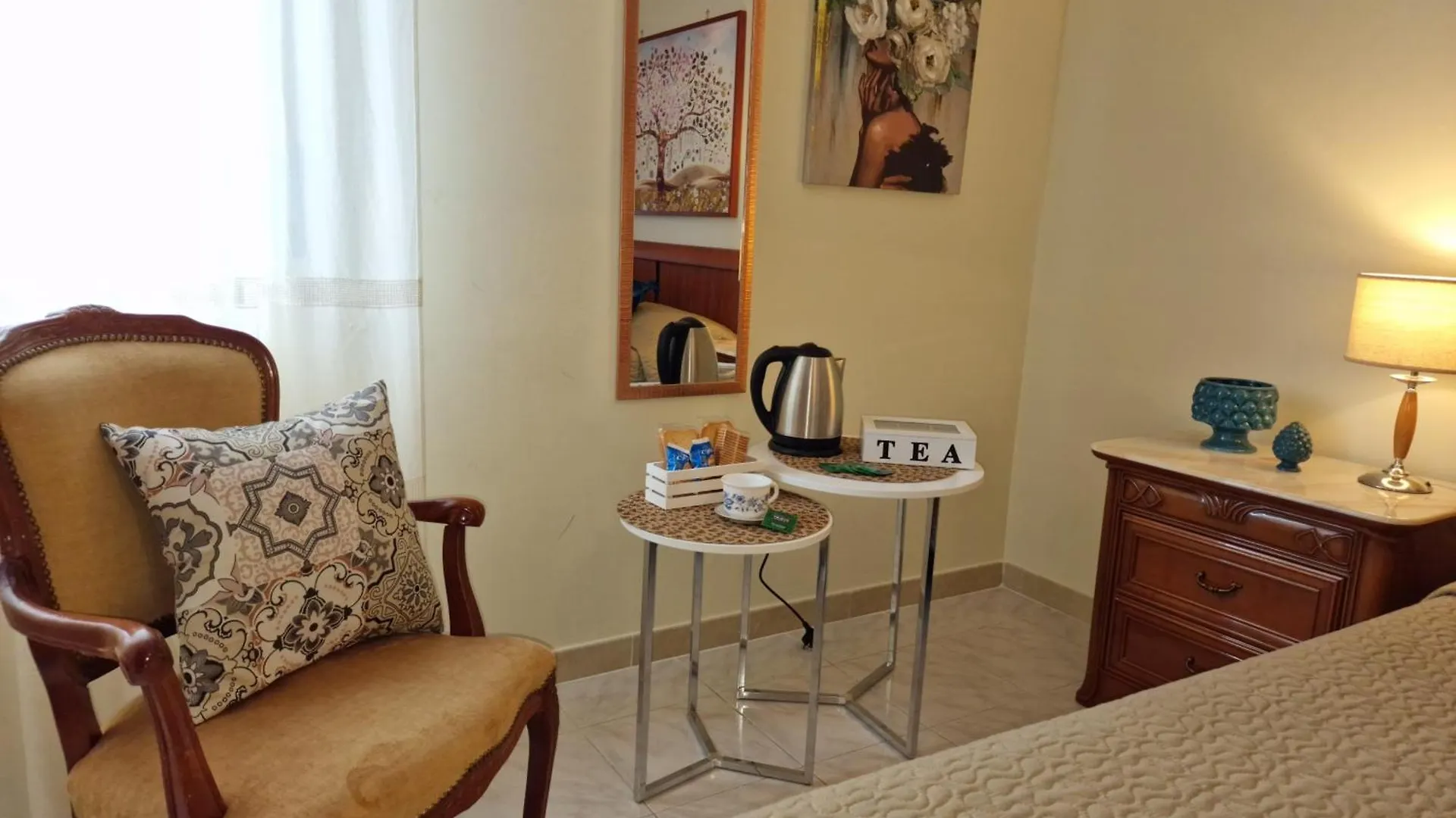 Lorenzo Guest Suite With Free Private Parking-- Cantieri Culturali Palermo 0*,  Italy